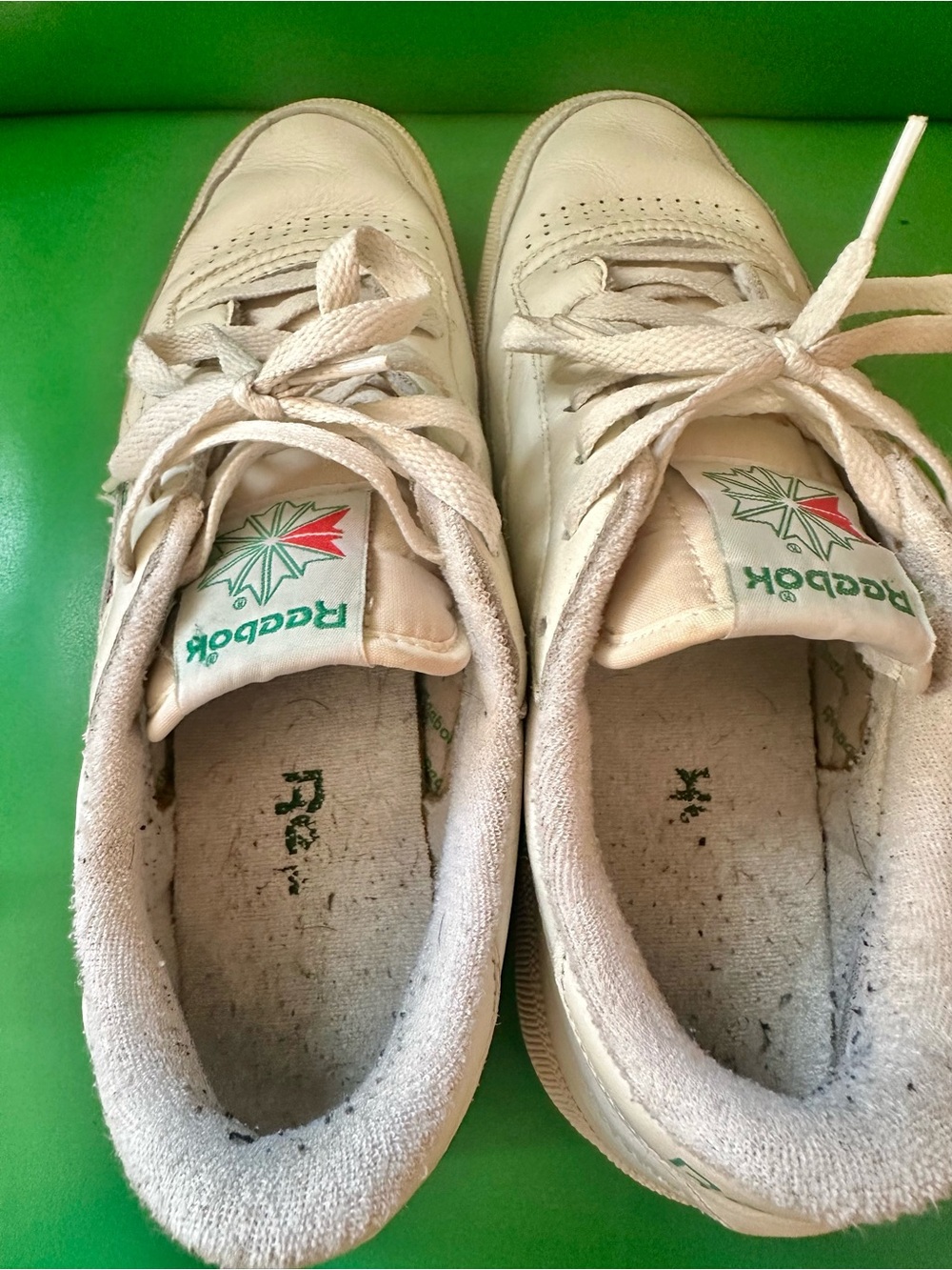 Reebok White Leather Court Shoes with Green Logo - Picture 5 of 9